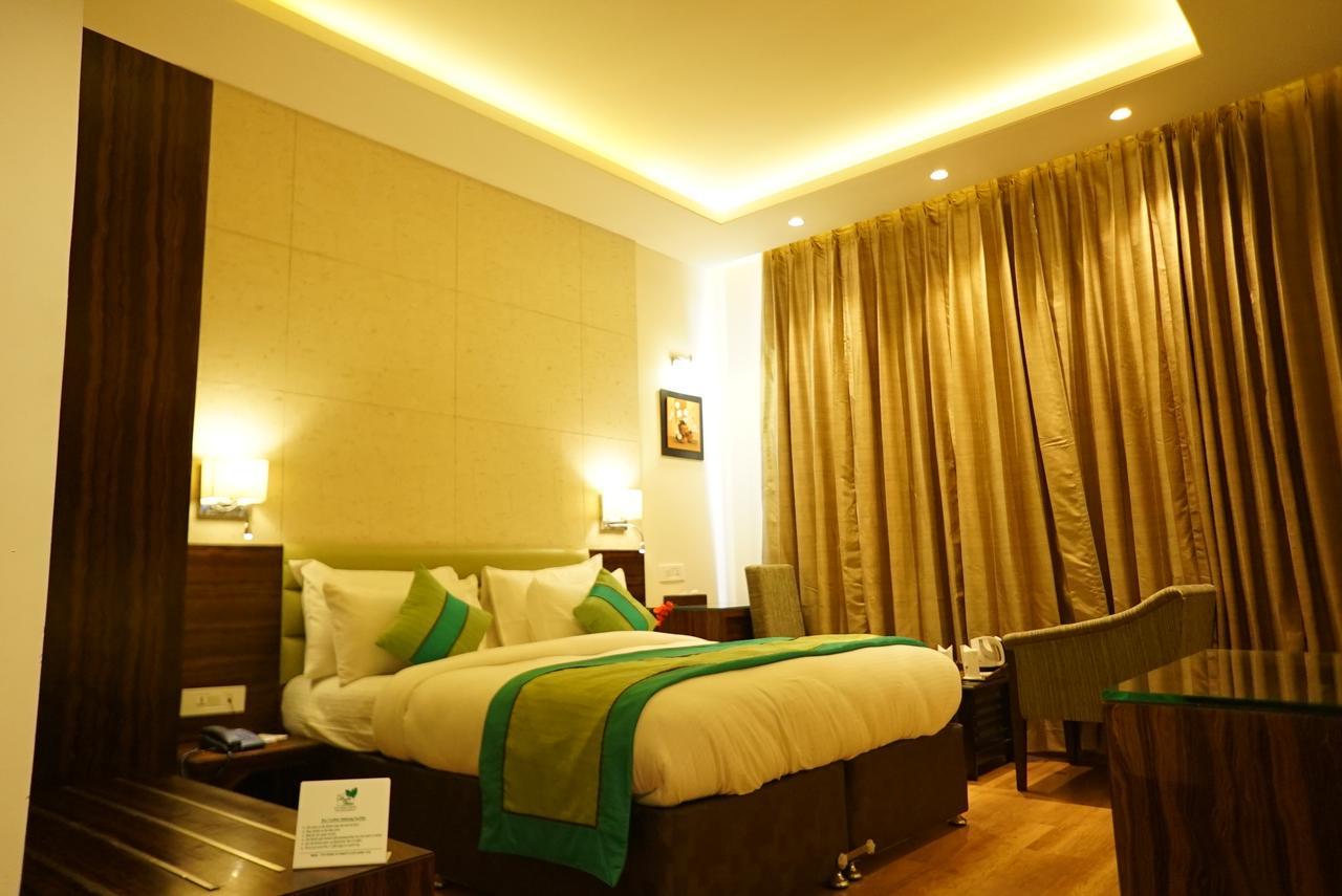 The Mystic Palms Hotel Mathura Eksteriør billede