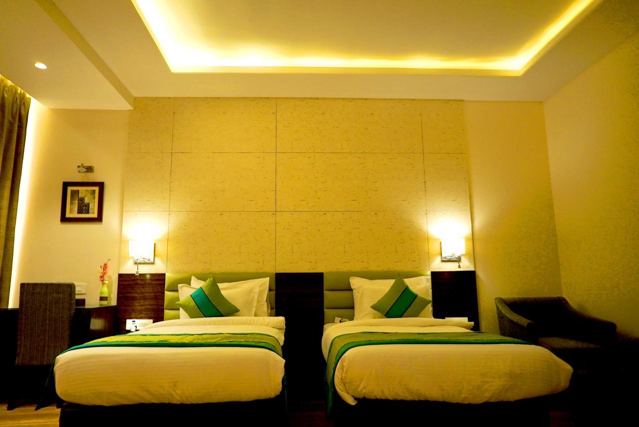 The Mystic Palms Hotel Mathura Eksteriør billede