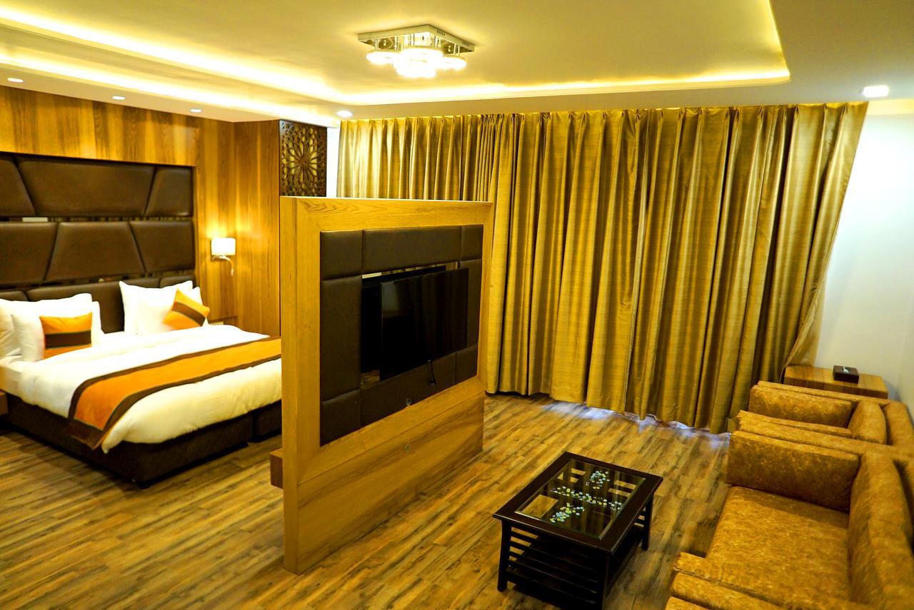 The Mystic Palms Hotel Mathura Eksteriør billede
