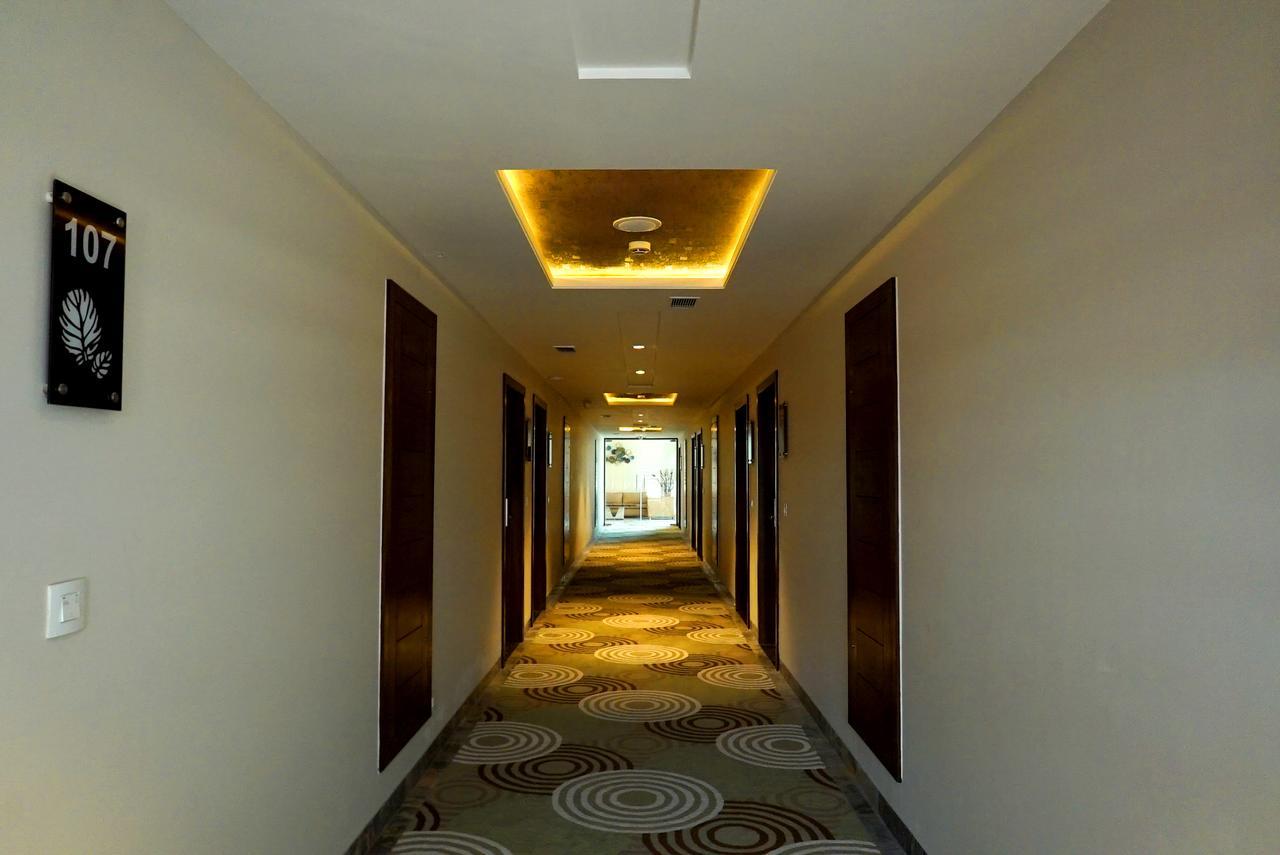 The Mystic Palms Hotel Mathura Eksteriør billede